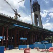 中國建筑交通局佛山南海新公交3標貝雷片現澆梁支架，用鋼量6000多噸